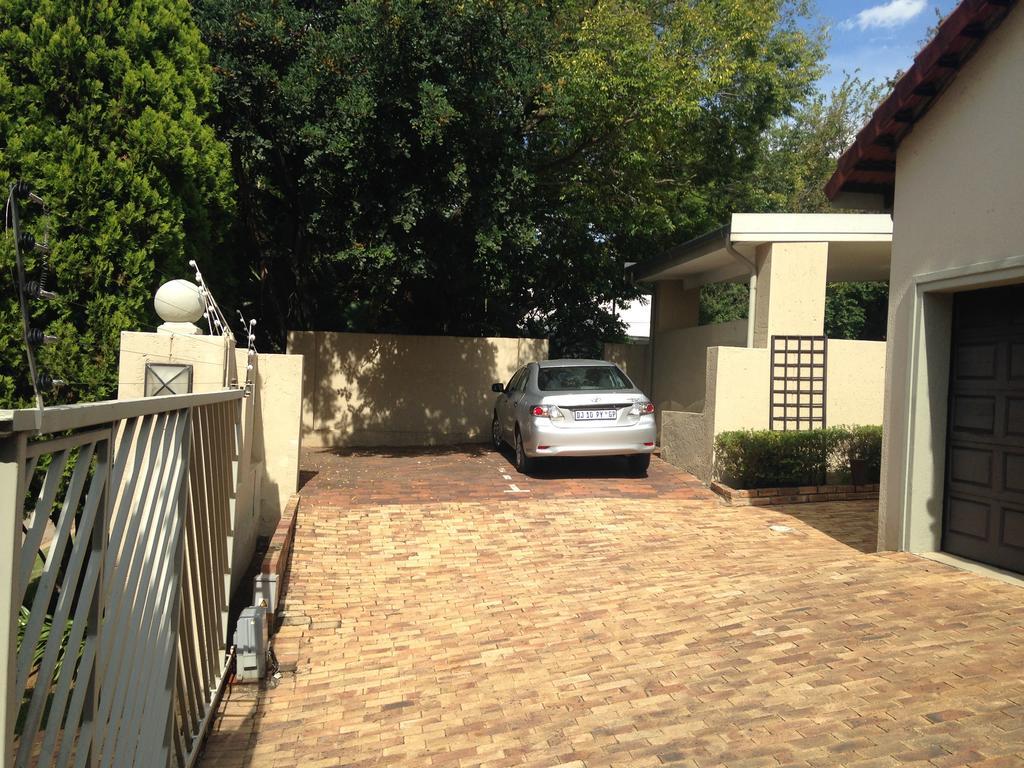 A Hundred Thousand Welcomes B&B Sandton Eksteriør bilde